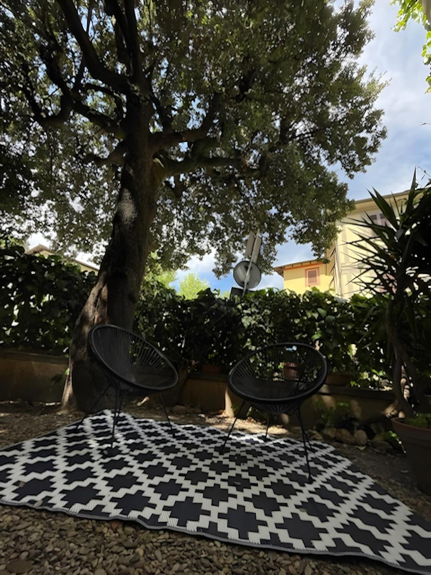 Relax In San Frediano Con Giardino Apartment Florence Luaran gambar